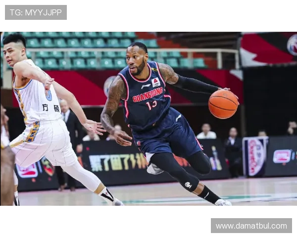 沙姆斯名人赛低迷看手机十三分钟